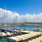 Amazing In With House Sea View דירה *